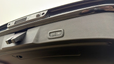 Volvo XC40 2.0 B4P Ultra Dark 5dr Auto Petrol Estate